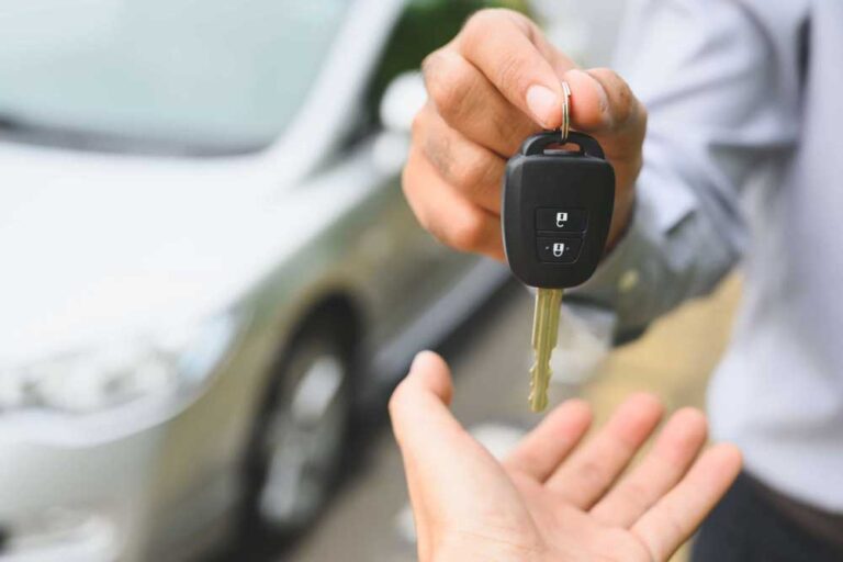 The Benefits of Availing the Services of Auto locksmith