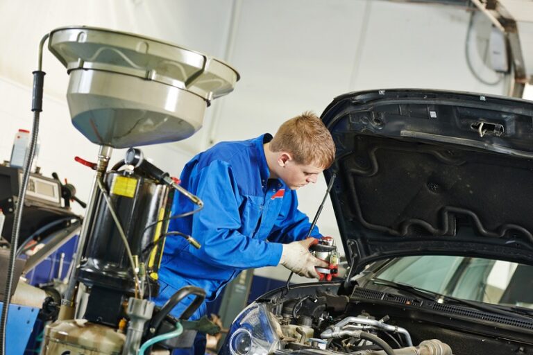 Why Opt for Reliable Auto Service Mechanic?