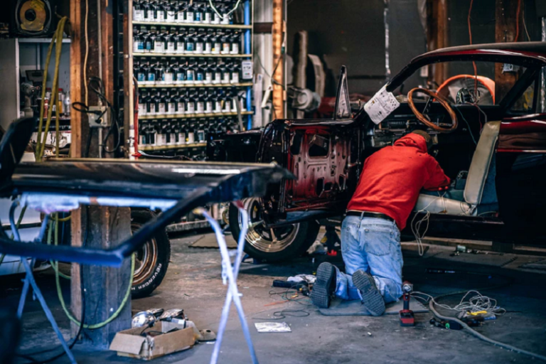 8 Easy Tips to Keep Your Garage Organized
